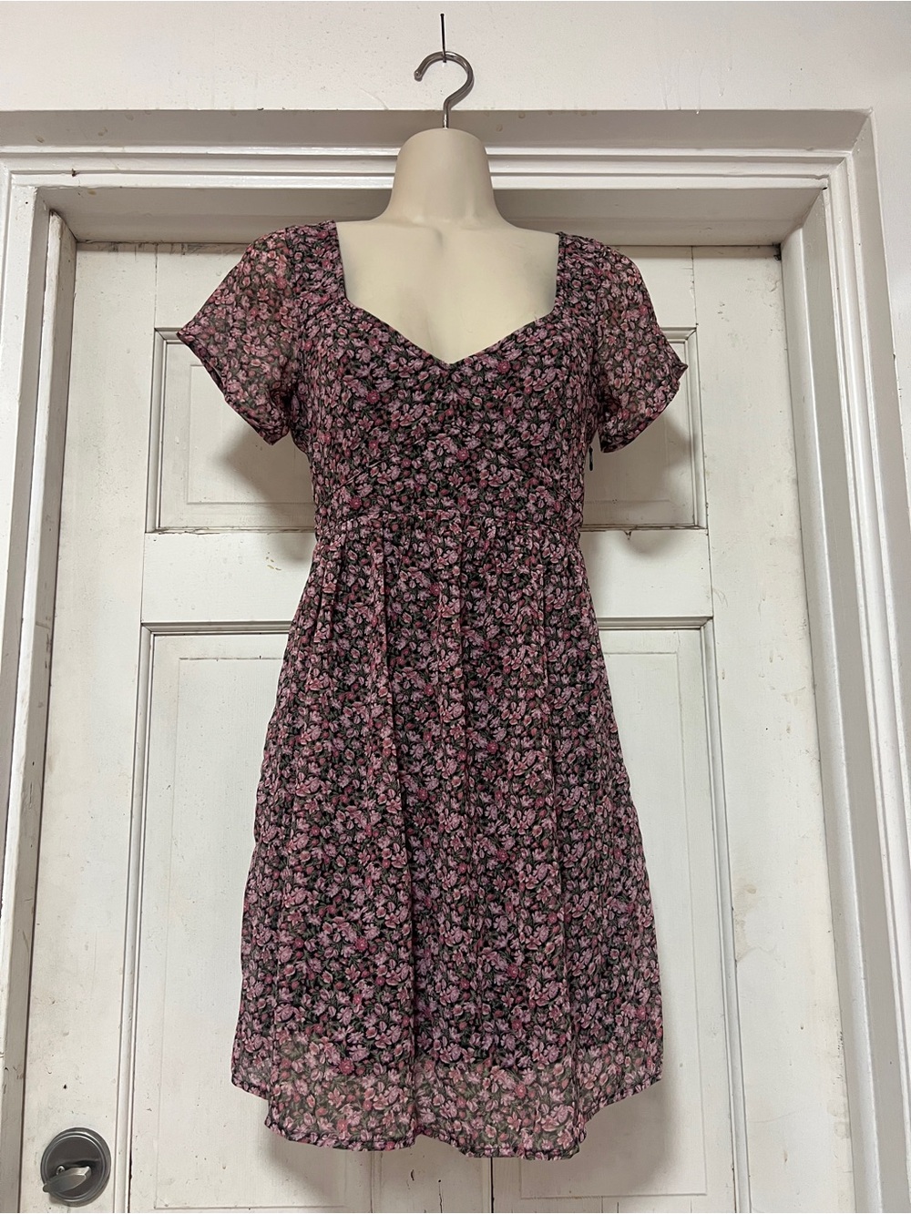 Hollister Ditzy Pink Floral Flutter Sleeve Sweetheart Neck Dress S